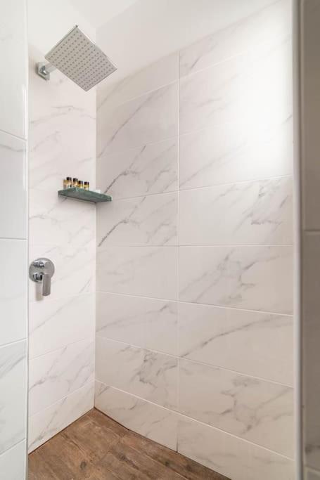 Stylish And Central Apt Near Acropolis - Avdi Square アテネ エクステリア 写真